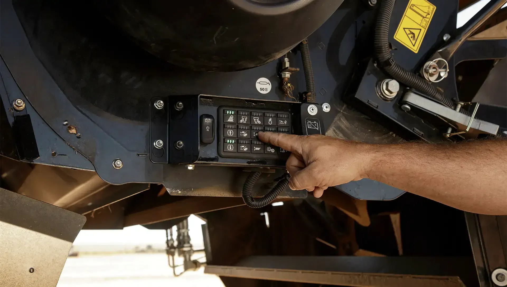 imgi_7_bb6e908b22854f1893ff1d7e4507fc4d