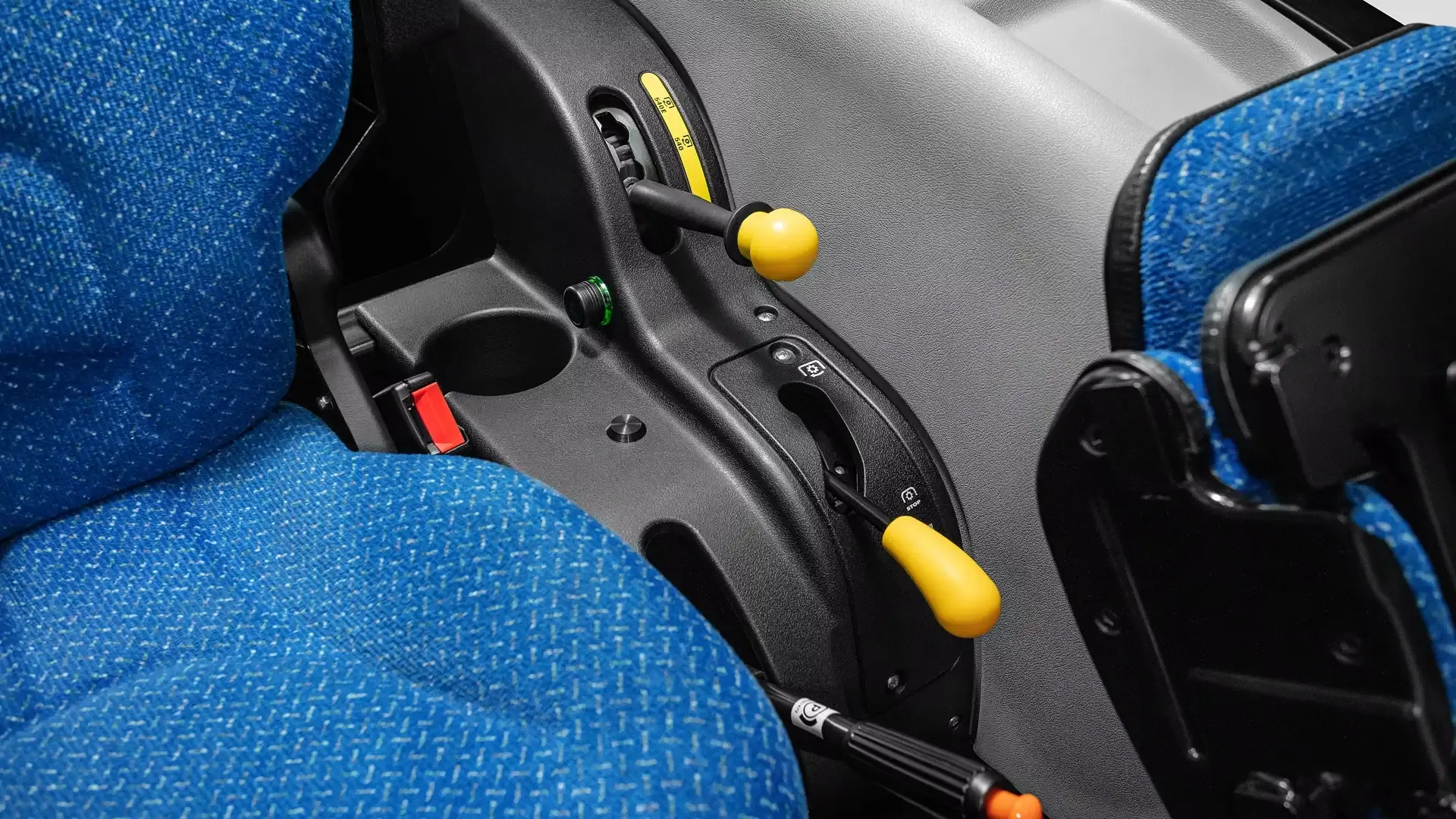 imgi_8_e32c7bdce36a4ac7b12c4ecc70fd96d9